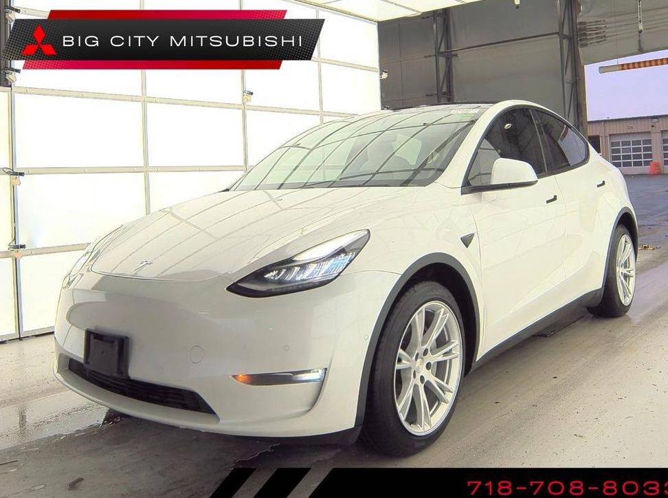 TESLA MODEL Y 2020 5YJYGDEE9LF044661 image